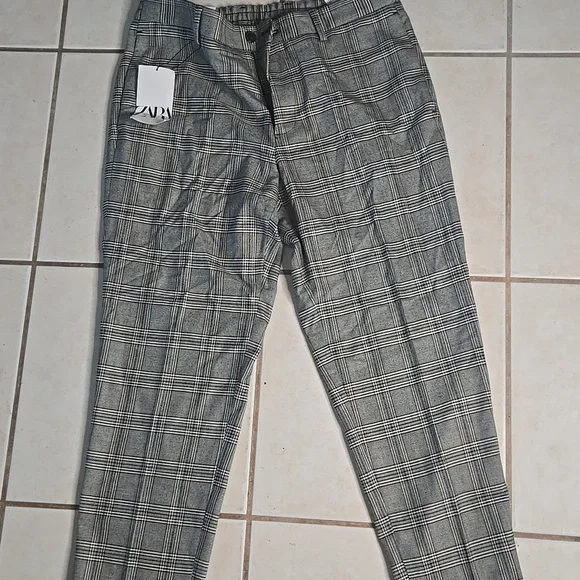 Zara Men's Black and White Checkered Dress Pants - Picture 4 of 7